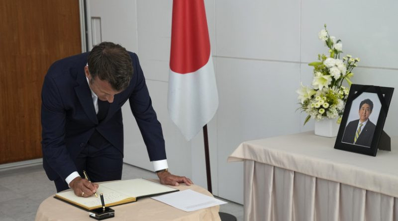 Condoléances françaises pour Abe
