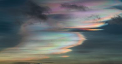 Nuages nacrés au-dessus de la Laponie