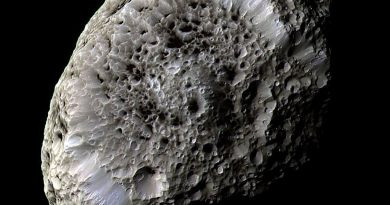 Hypérion de Saturne : Une lune aux cratères bizarres