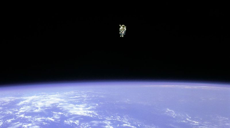 Voler librement dans l'espace