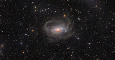 Galaxie spirale frisée M63